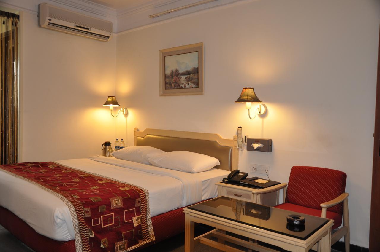 Hotel Sovereign Daman Zewnętrze zdjęcie