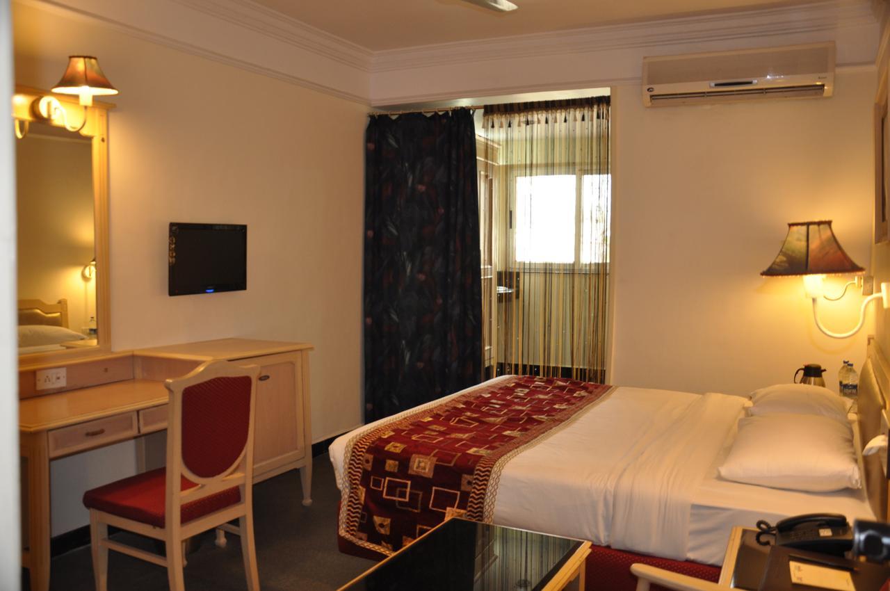 Hotel Sovereign Daman Zewnętrze zdjęcie