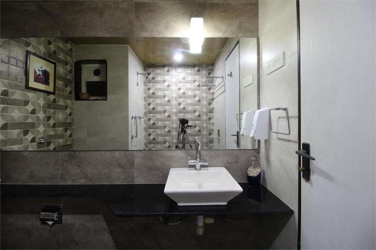 Hotel Sovereign Daman Zewnętrze zdjęcie